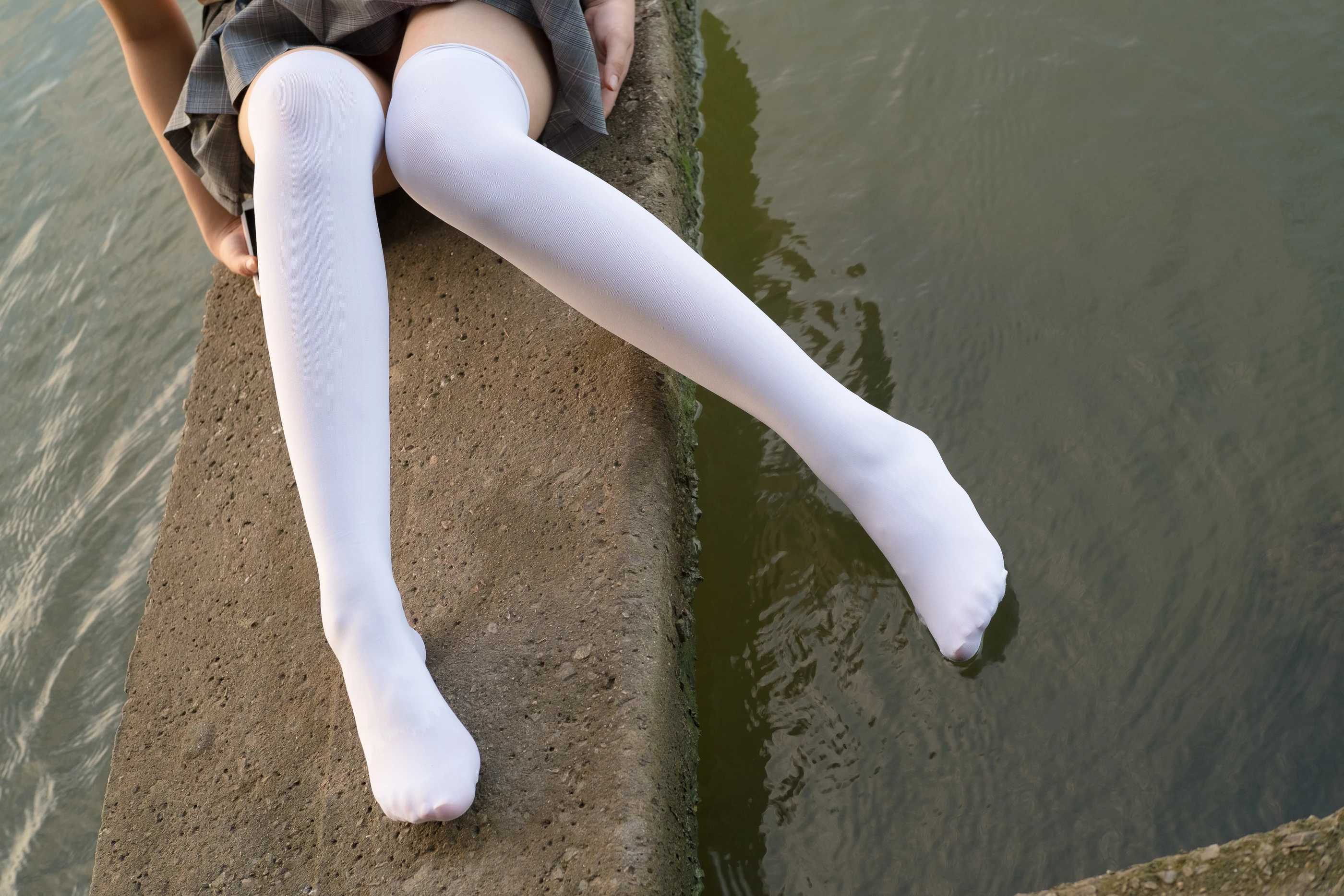 森萝财团 R15-032 [113P]插图2
